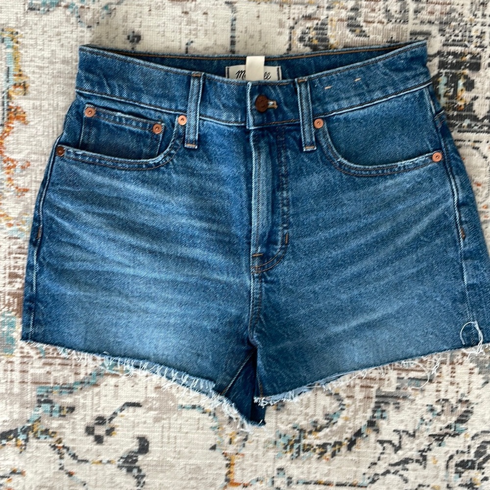 Madewell Perfect Vintage Shorts in dark wash